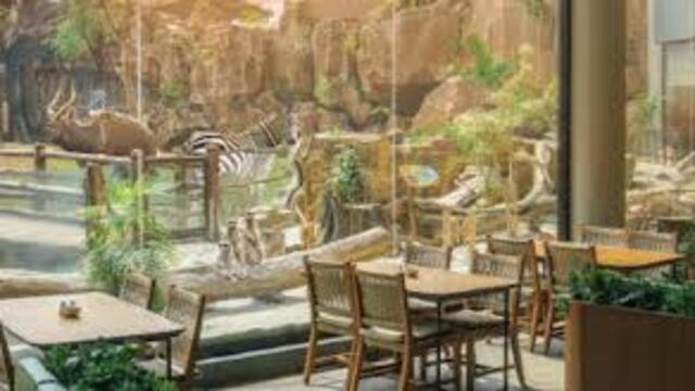 Restoran di Royal Safari Garden